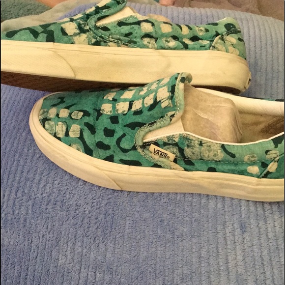 Vans Della Green size 7.5 woman/ 6 man. You will need a foot liner/ Dr. Schoales - Picture 5 of 15